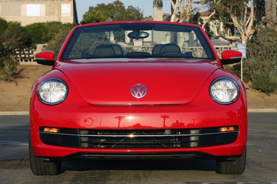 Volkswagen Beetle TDi Cabriolet 2013 года  (фото 5 из 40)